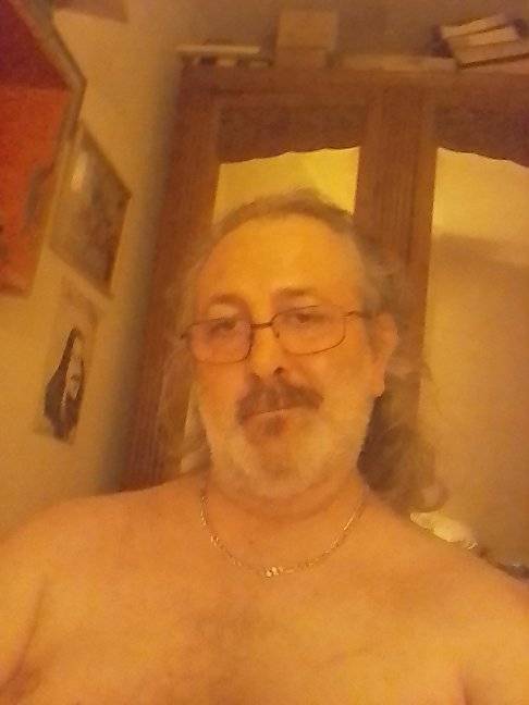 Profil de Karim, 33 ans, Bars gay à Gondo (Valais)
