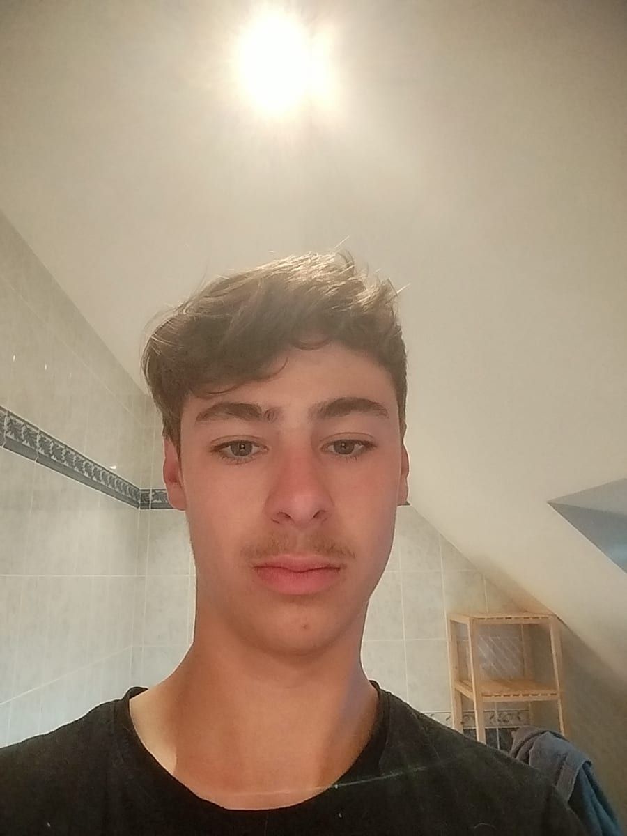 Profil de Yoenn, 39 ans, Bars gay à Neuheim (Zoug)