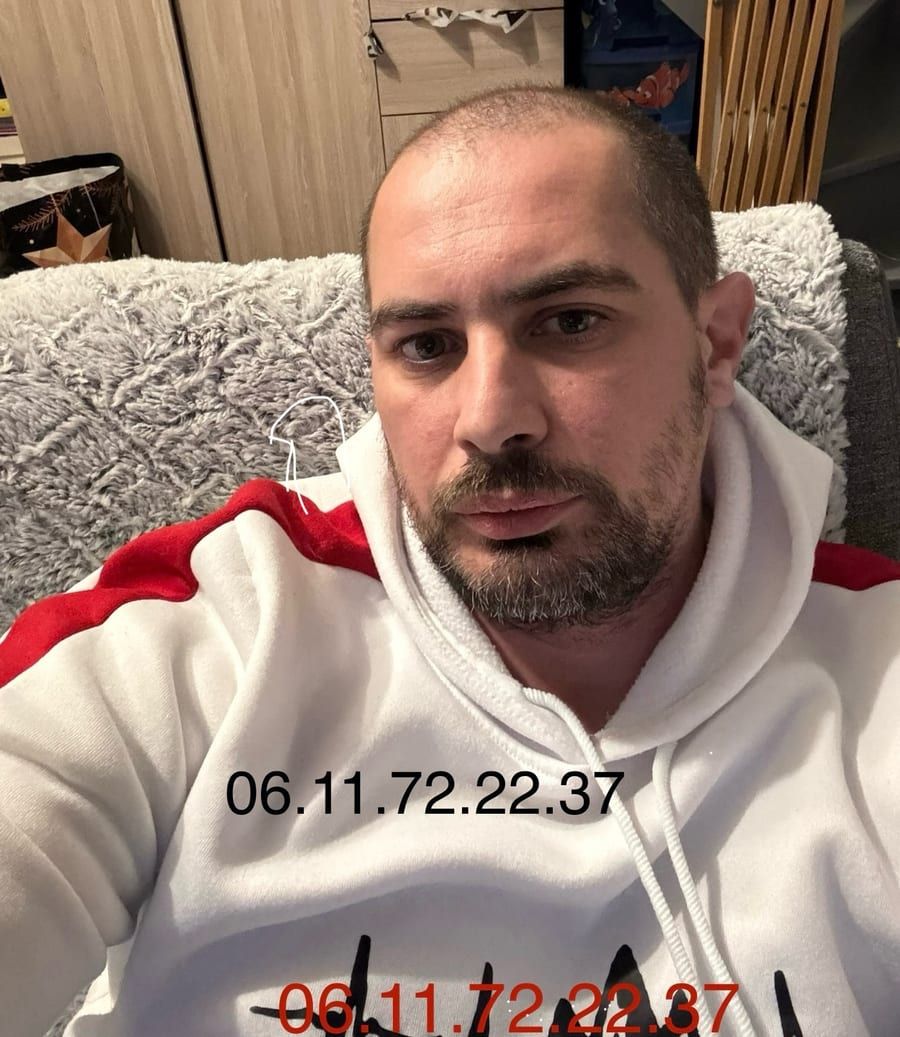 Eliav - Bars gay à Vermes Profil de Eliav, 29 ans, Bars gay à Vermes (Jura)
