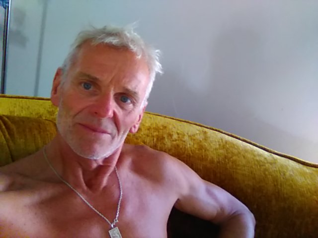 Profil de Kou, 32 ans, Bars gay à Oberrickenbach (Nidwald)