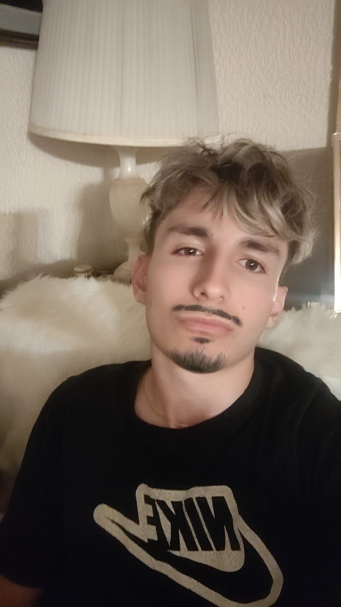 Profil de Eliseo, 32 ans, Bars gay à Gontenbad (Appenzell Rhodes-Intérieures)