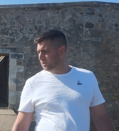 Profil de Elyott, 43 ans, Bars gay à Wisen SO (Soleure)