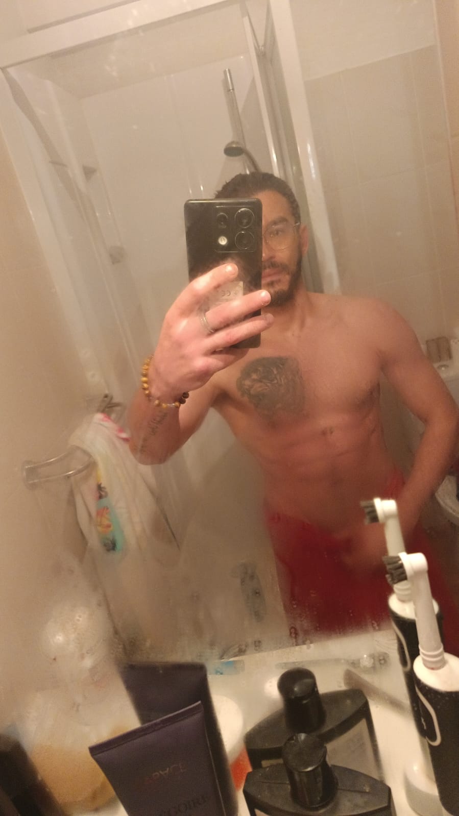 Charly - Bars gay à Saignelégier Profil de Charly, 37 ans, Bars gay à Saignelégier (Jura)