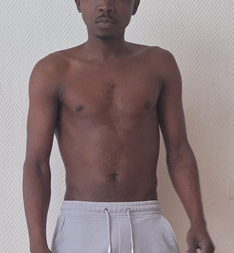 Demsey - Bars gay à Spiringen Profil de Demsey, 42 ans, Bars gay à Spiringen (Uri)
