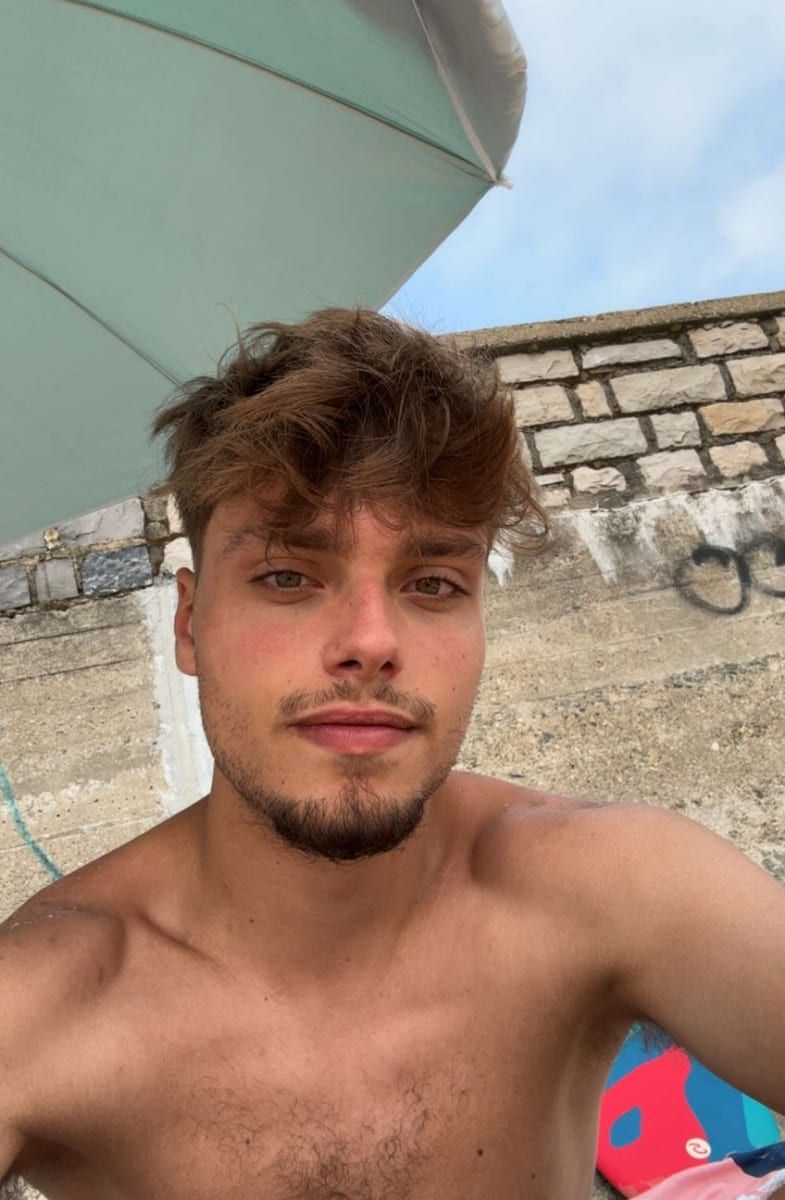 Gianluca - Bars gay à Trun Profil de Gianluca, 32 ans, Bars gay à Trun (Grisons)