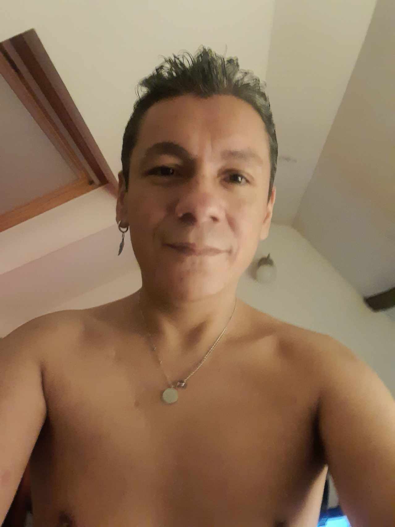Bakoutoubo - Bars gay à Réclère Profil de Bakoutoubo, 25 ans, Bars gay à Réclère (Jura)