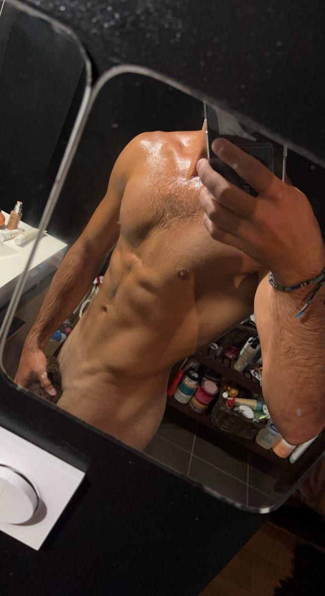 Moulaye - Bars gay à Zillis Profil de Moulaye, 44 ans, Bars gay à Zillis (Grisons)