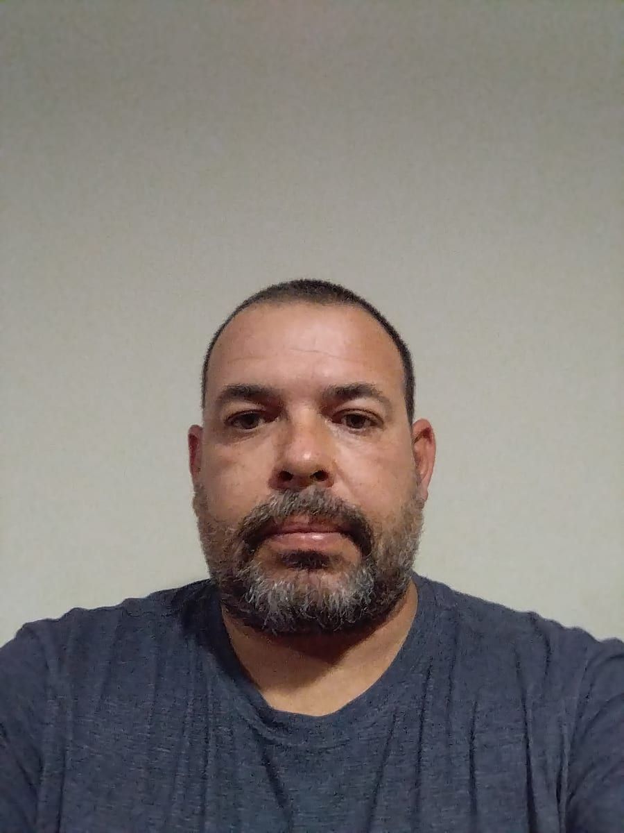 Sedric - Bars gay à St-Brais Profil de Sedric, 35 ans, Bars gay à St-Brais (Jura)