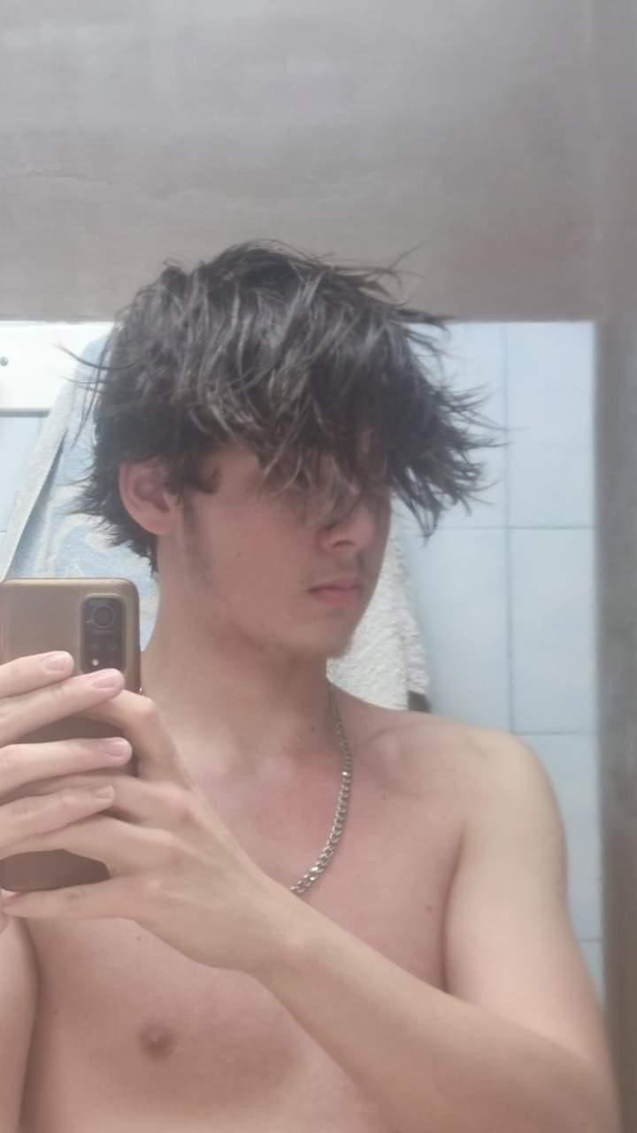 Profil de Rivo, 22 ans, Bars gay à Vaux-sur-Morges (Vaud)