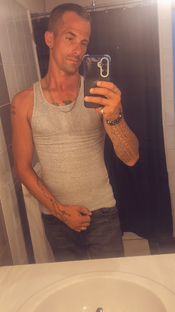 Loann - Bars gay à Urnerboden Profil de Loann, 39 ans, Bars gay à Urnerboden (Uri)