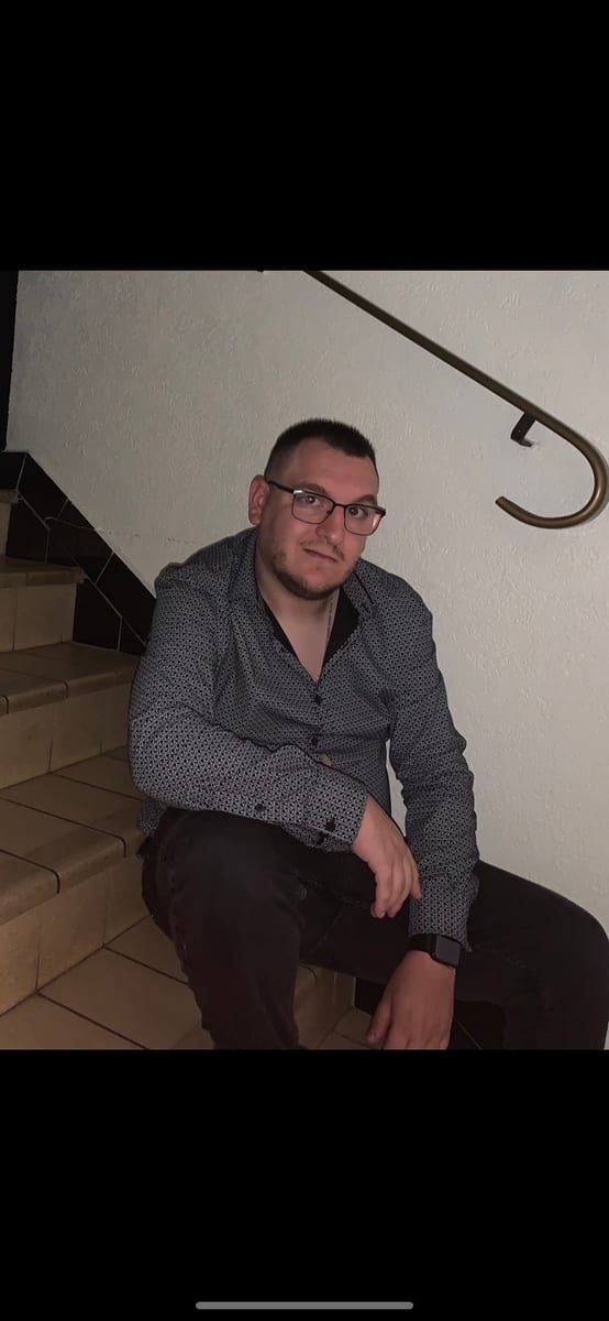 Eymen - Bars gay à Stalden (Sarnen) Profil de Eymen, 28 ans, Bars gay à Stalden (Sarnen) (Obwald)