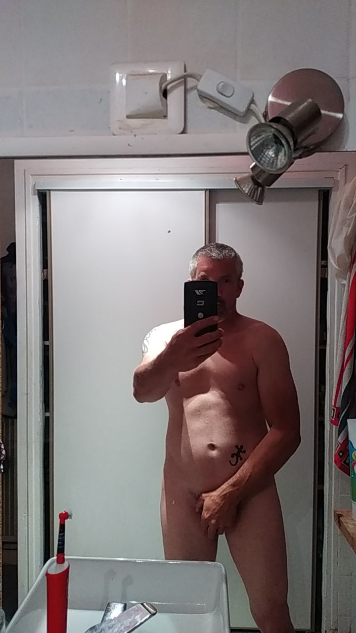Olan - Bars gay à Wald AR Profil de Olan, 35 ans, Bars gay à Wald AR (Appenzell Rhodes-Extérieures)