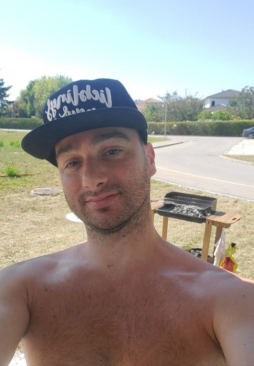 Profil de Titoan, 45 ans, Bars gay à Soral (Genève)