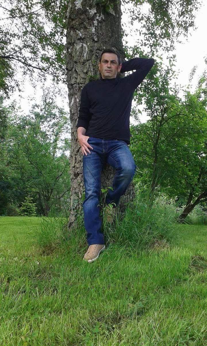 Josue - Bars gay à Ziefen Profil de Josue, 26 ans, Bars gay à Ziefen (Bâle-Campagne)