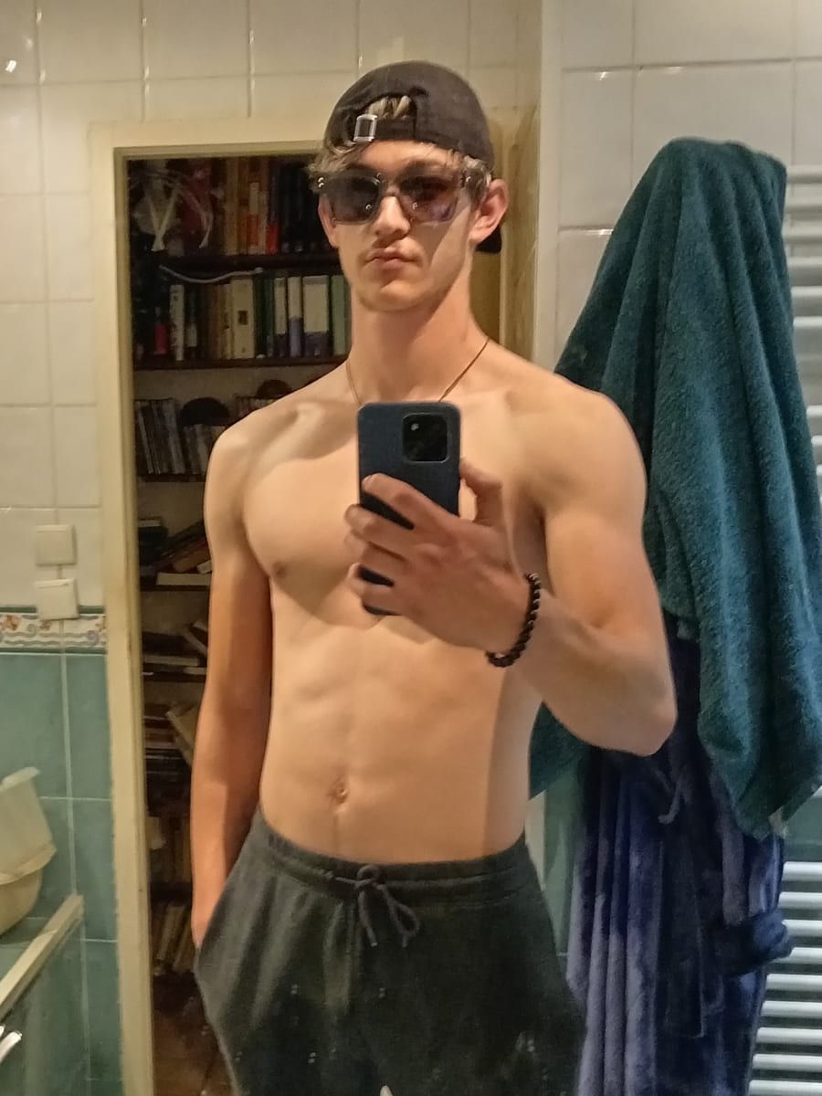 Rhida - Bars gay à Dizy Profil de Rhida, 28 ans, Bars gay à Dizy (Vaud)