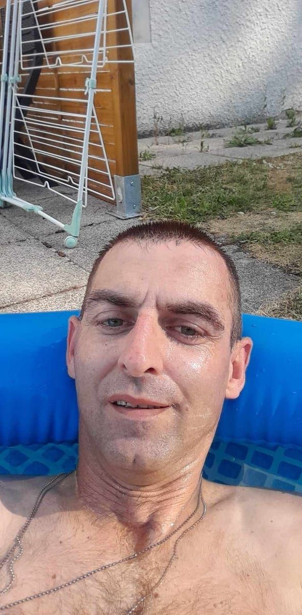 Profil de Gebril, 24 ans, Bars gay à Wernetshausen (Zurich)