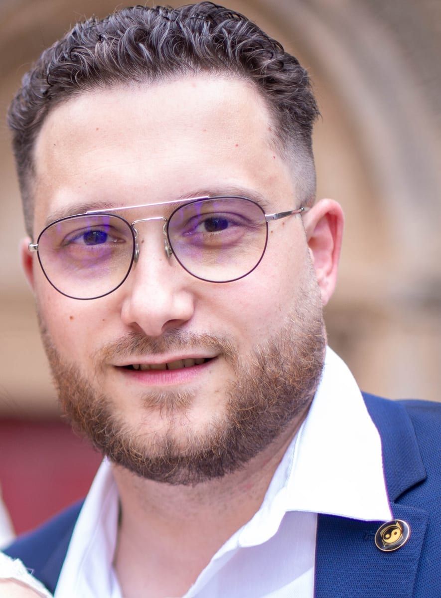 Ingo - Bars gay à Vellerat Profil de Ingo, 31 ans, Bars gay à Vellerat (Jura)