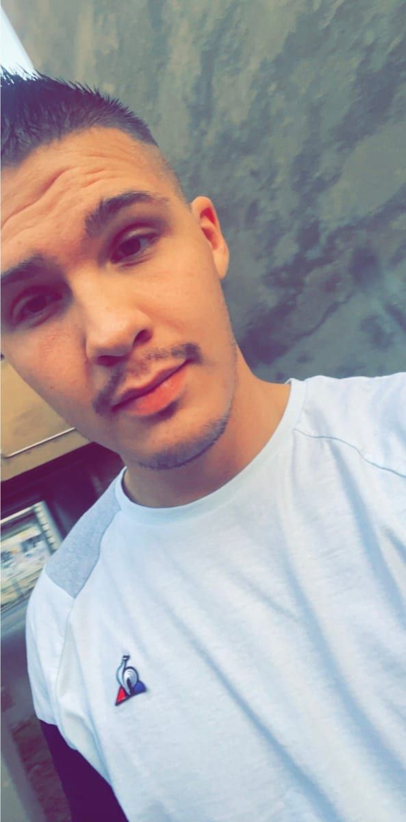 Profil de Din, 24 ans, Bars gay à Morgins (Valais)