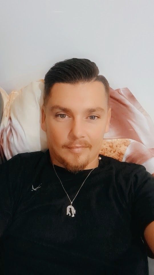 Profil de Yolas, 35 ans, Bars gay à Windisch (Argovie)
