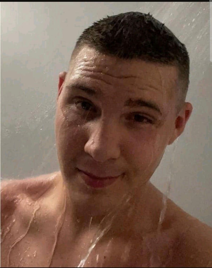 Khalis - Bars gay à Giswil Profil de Khalis, 29 ans, Bars gay à Giswil (Obwald)
