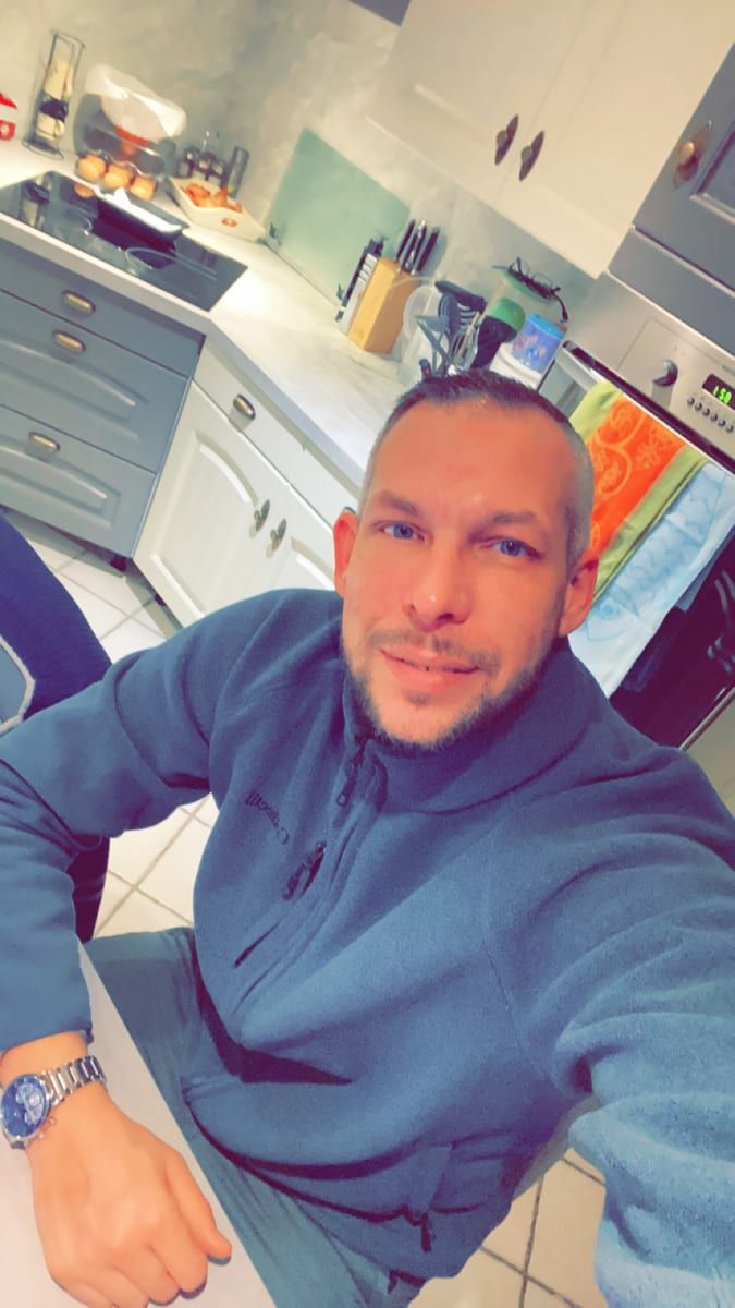Profil de Italo, 36 ans, Bars gay à Weisslingen (Zurich)